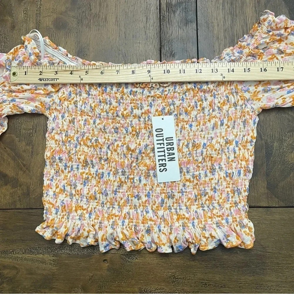 NWT UO Urban Outfitters Daydreamer smocked crop top. Size M. Floral print. - Picture 8 of 8